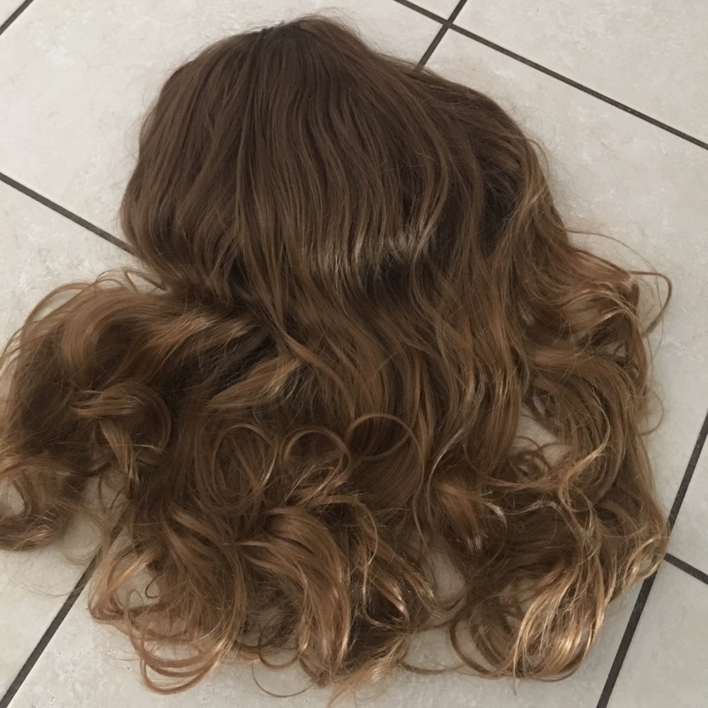 3/4 sunkissed synthetic wig ! Devalook